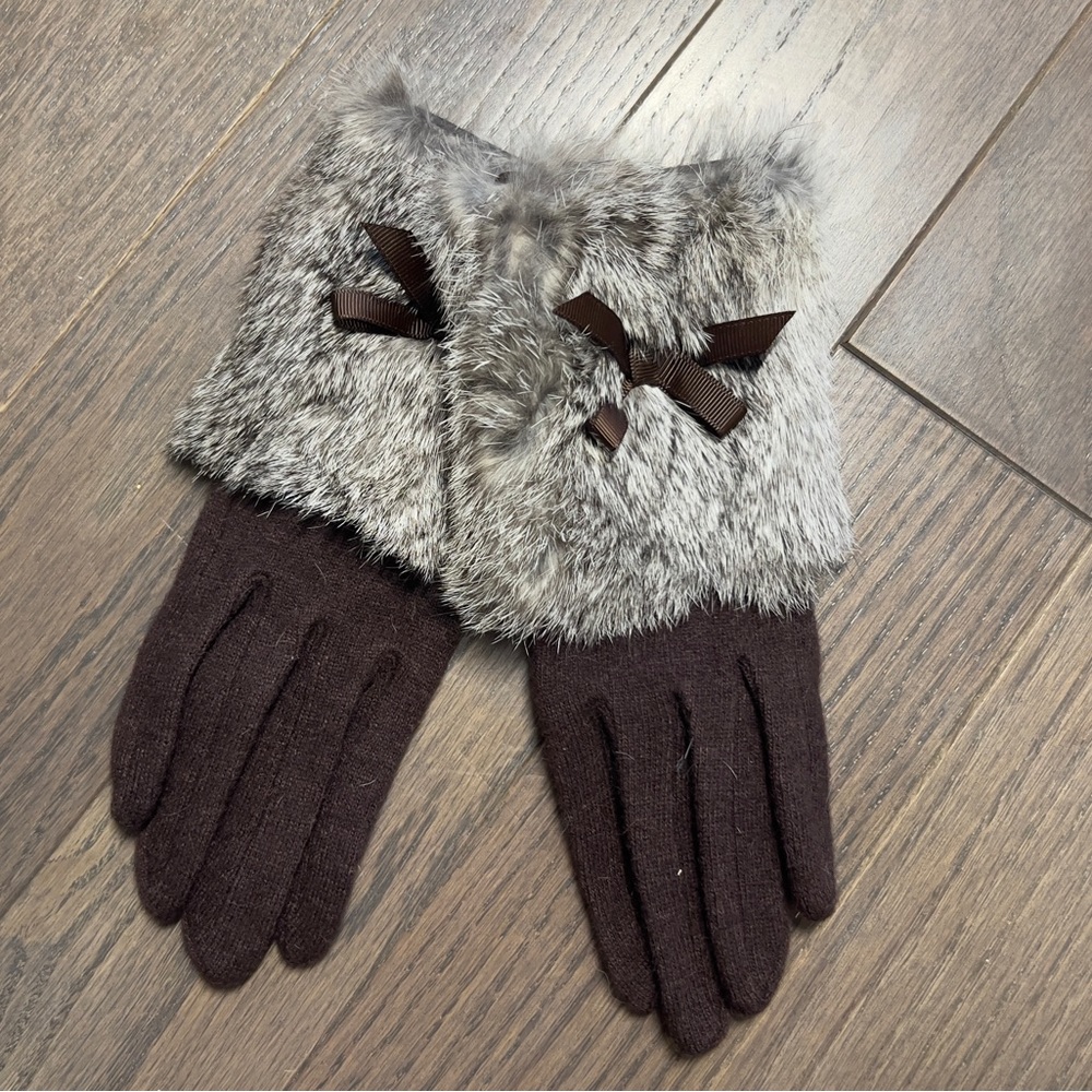 Gloves - Picture 11 of 14